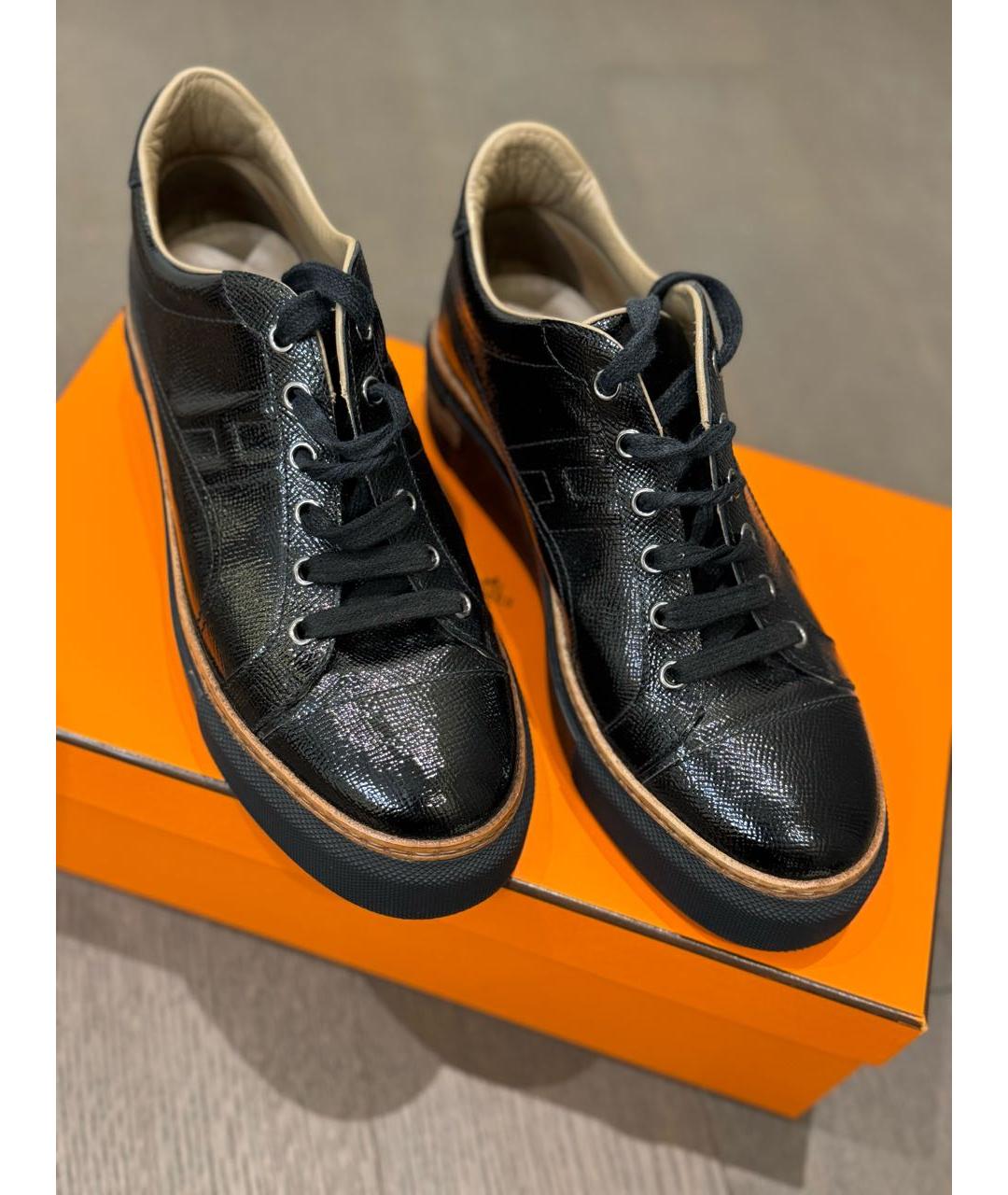 HERMES Черные кеды из лакированной кожи, фото 2