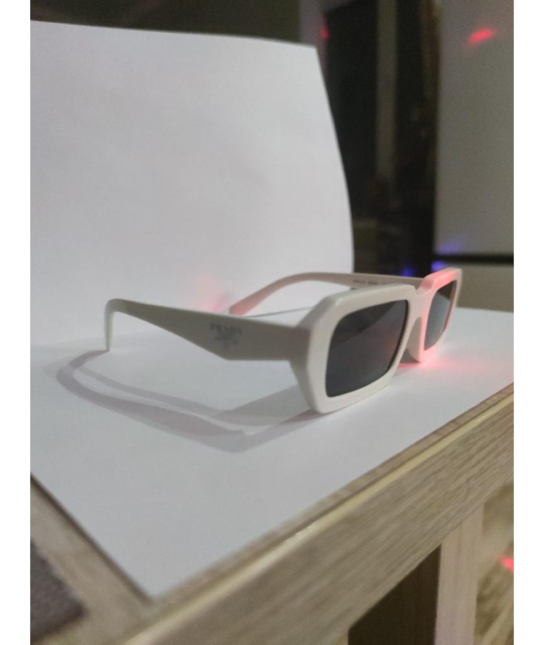 PRADA Белые пластиковые солнцезащитные очки, фото 2