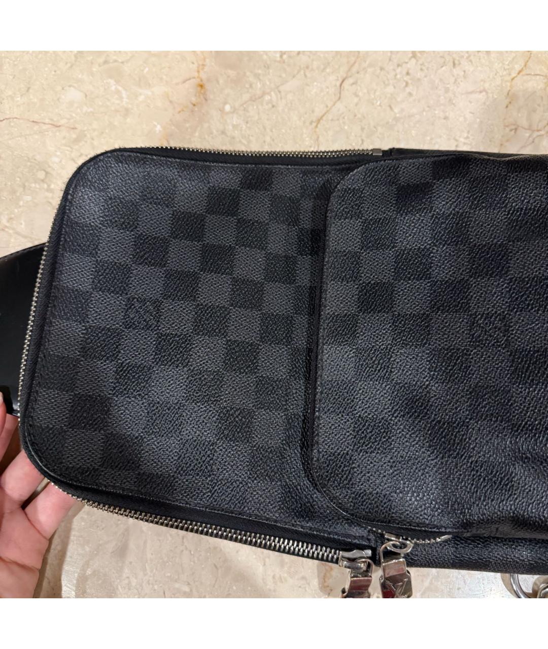 LOUIS VUITTON Антрацитовая кожаная барсетка, фото 4