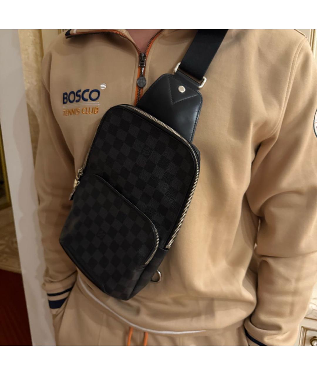 LOUIS VUITTON Антрацитовая кожаная барсетка, фото 2