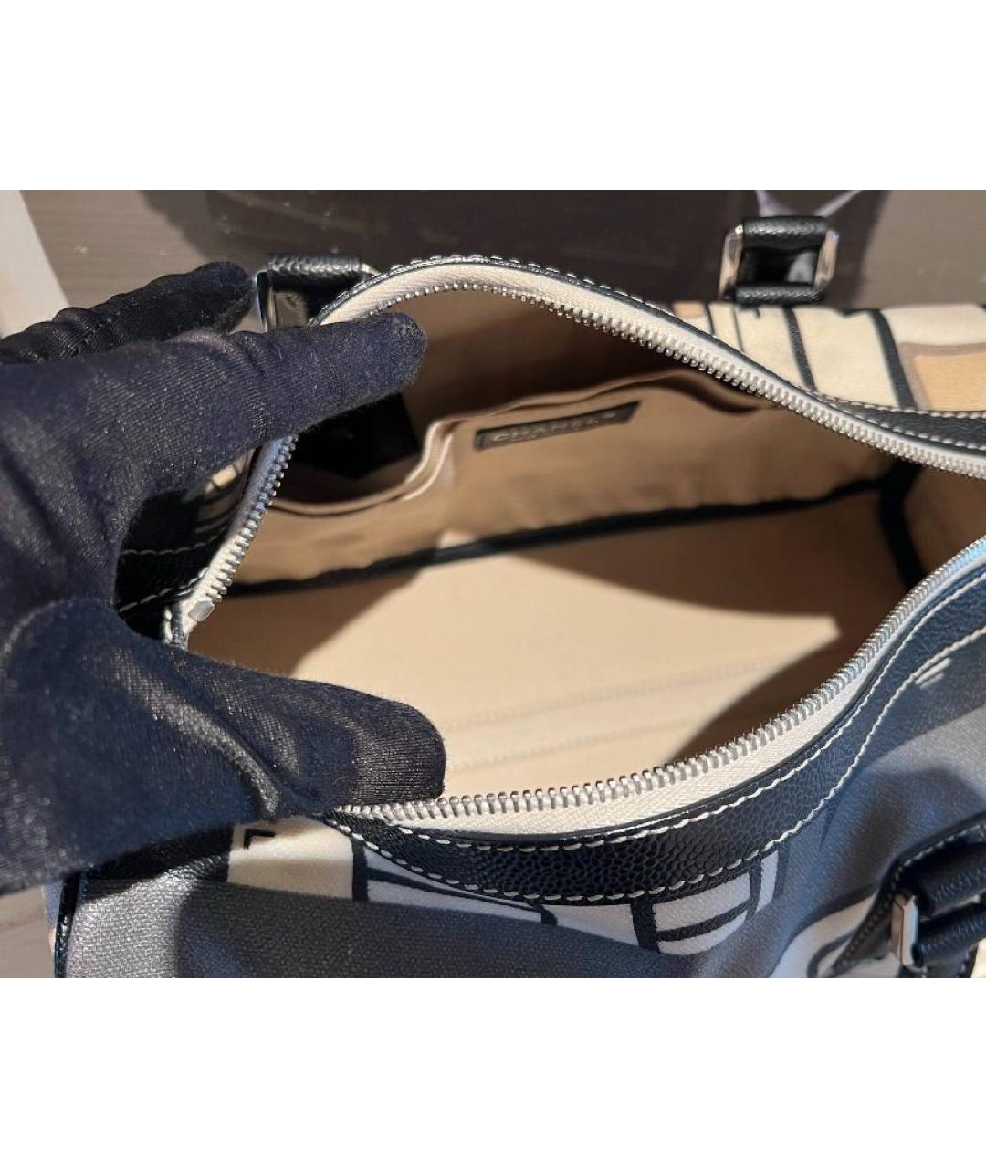 CHANEL Бежевая сумка с короткими ручками из лакированной кожи, фото 3