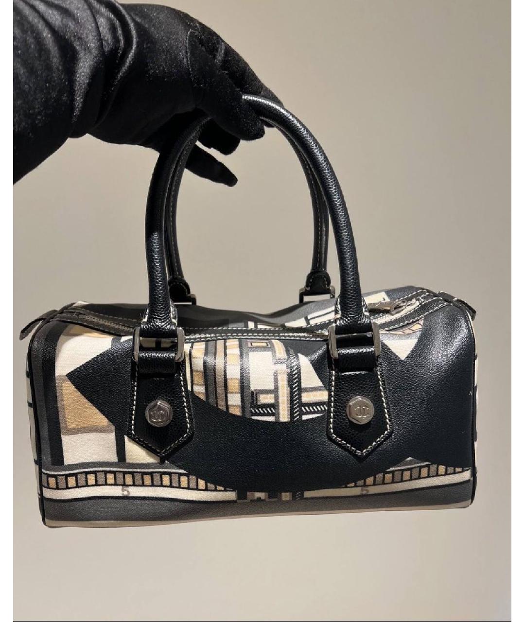 CHANEL Бежевая сумка с короткими ручками из лакированной кожи, фото 2