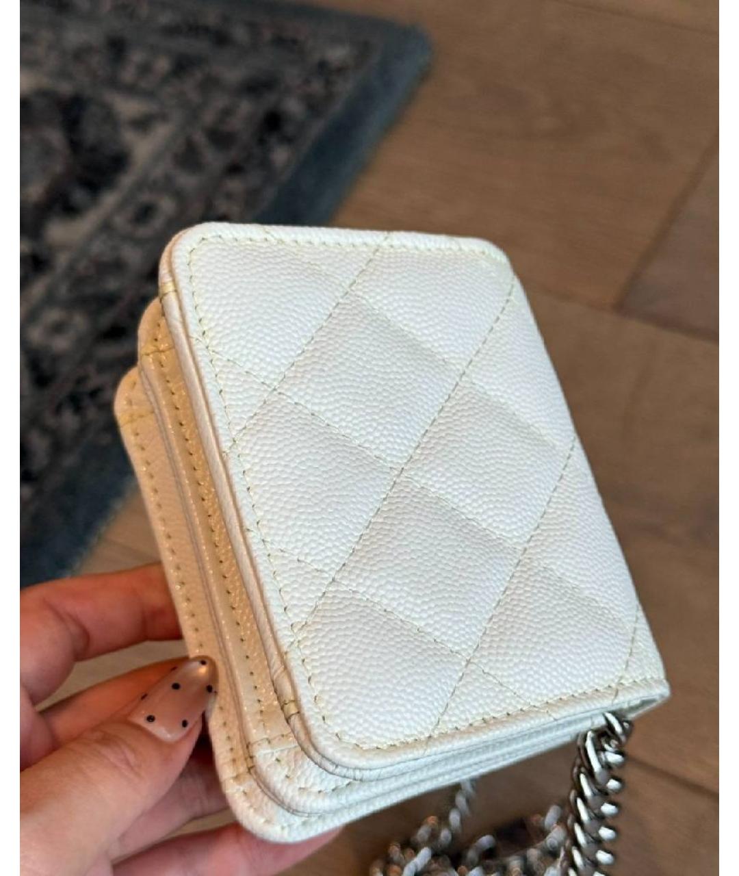 CHANEL Белая кожаная сумка через плечо, фото 3