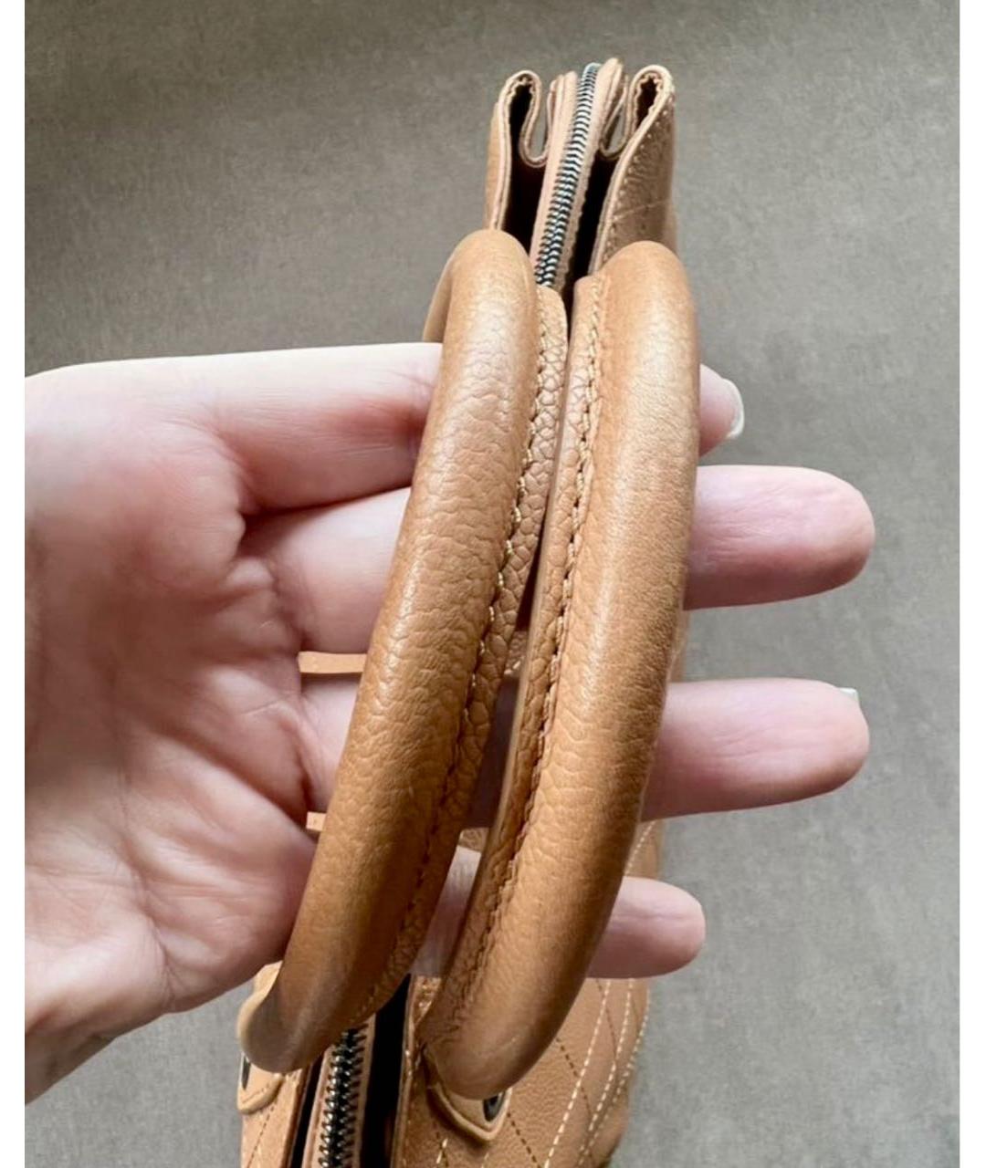 CHANEL Коричневая кожаная сумка с короткими ручками, фото 7