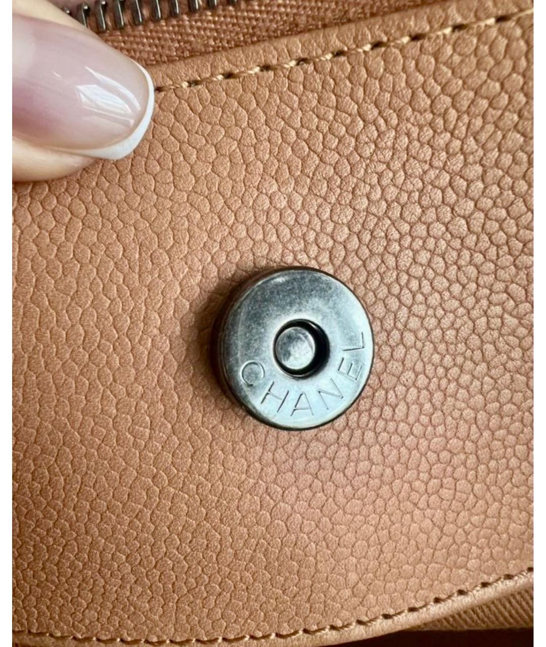 CHANEL Коричневая кожаная сумка с короткими ручками, фото 6