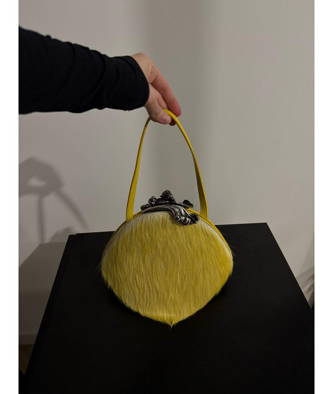 ACNE STUDIOS Желтая кожаная сумка с короткими ручками, фото 3