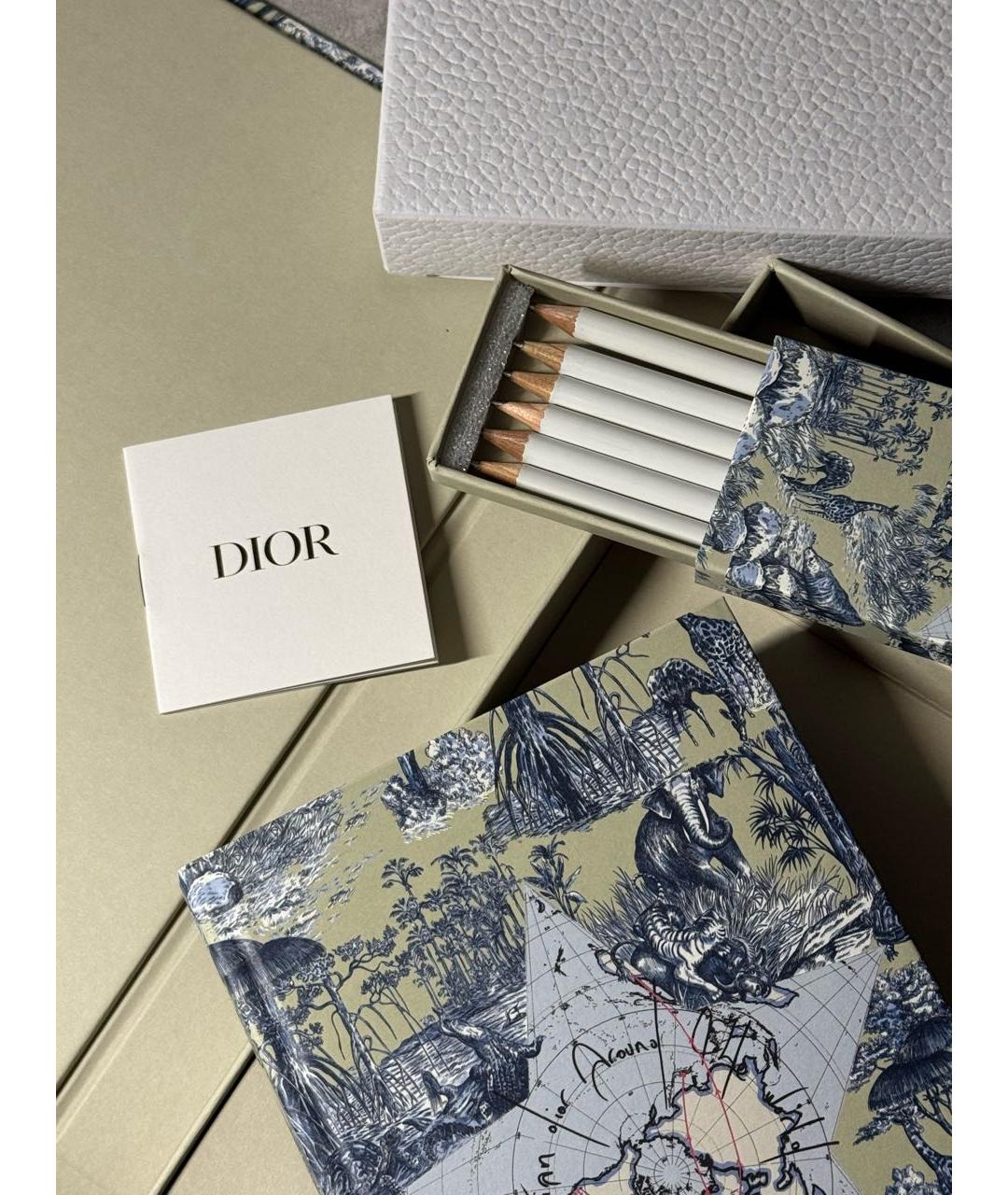 CHRISTIAN DIOR Книга, фото 3