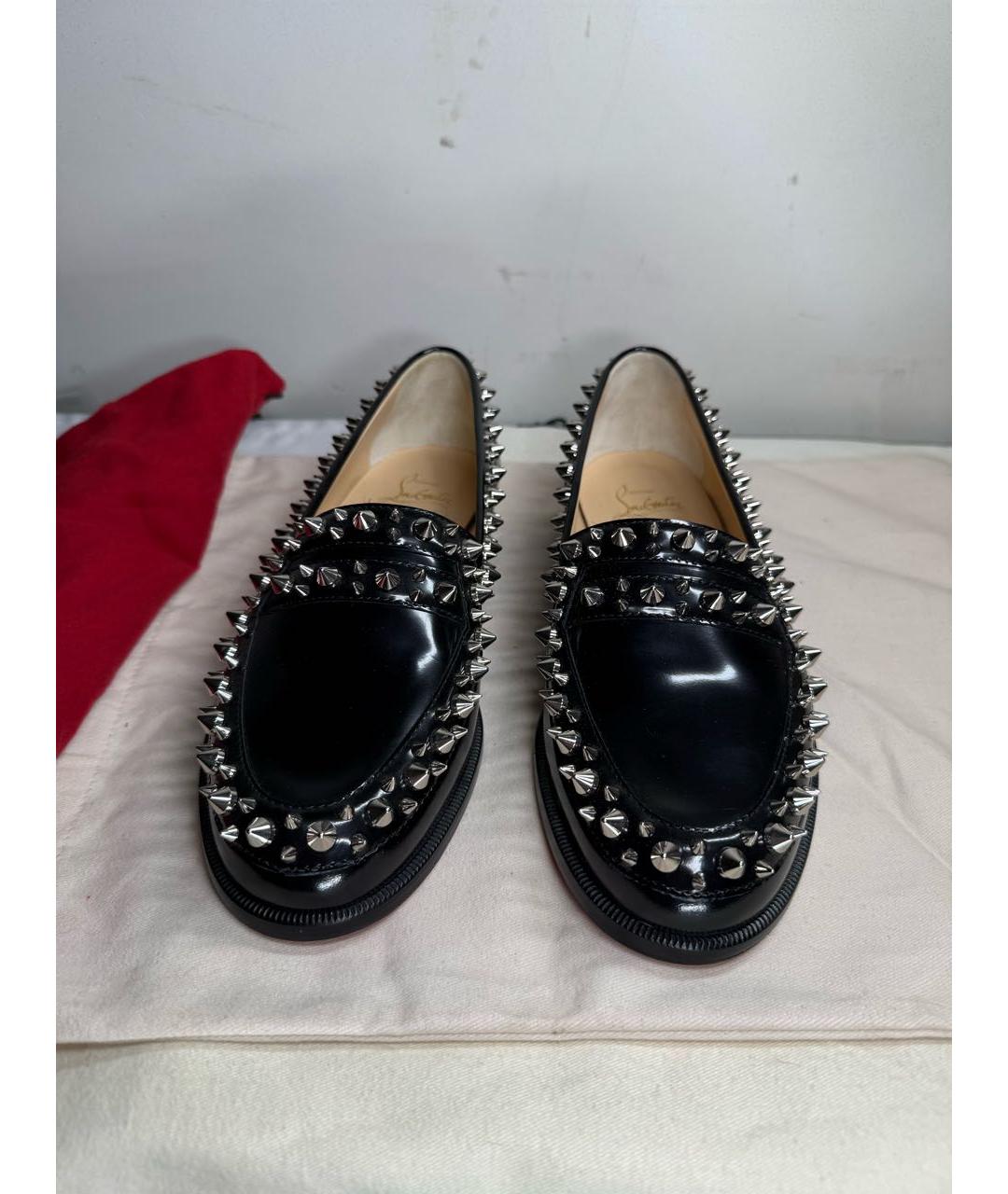 CHRISTIAN LOUBOUTIN Черные лоферы из лакированной кожи, фото 2