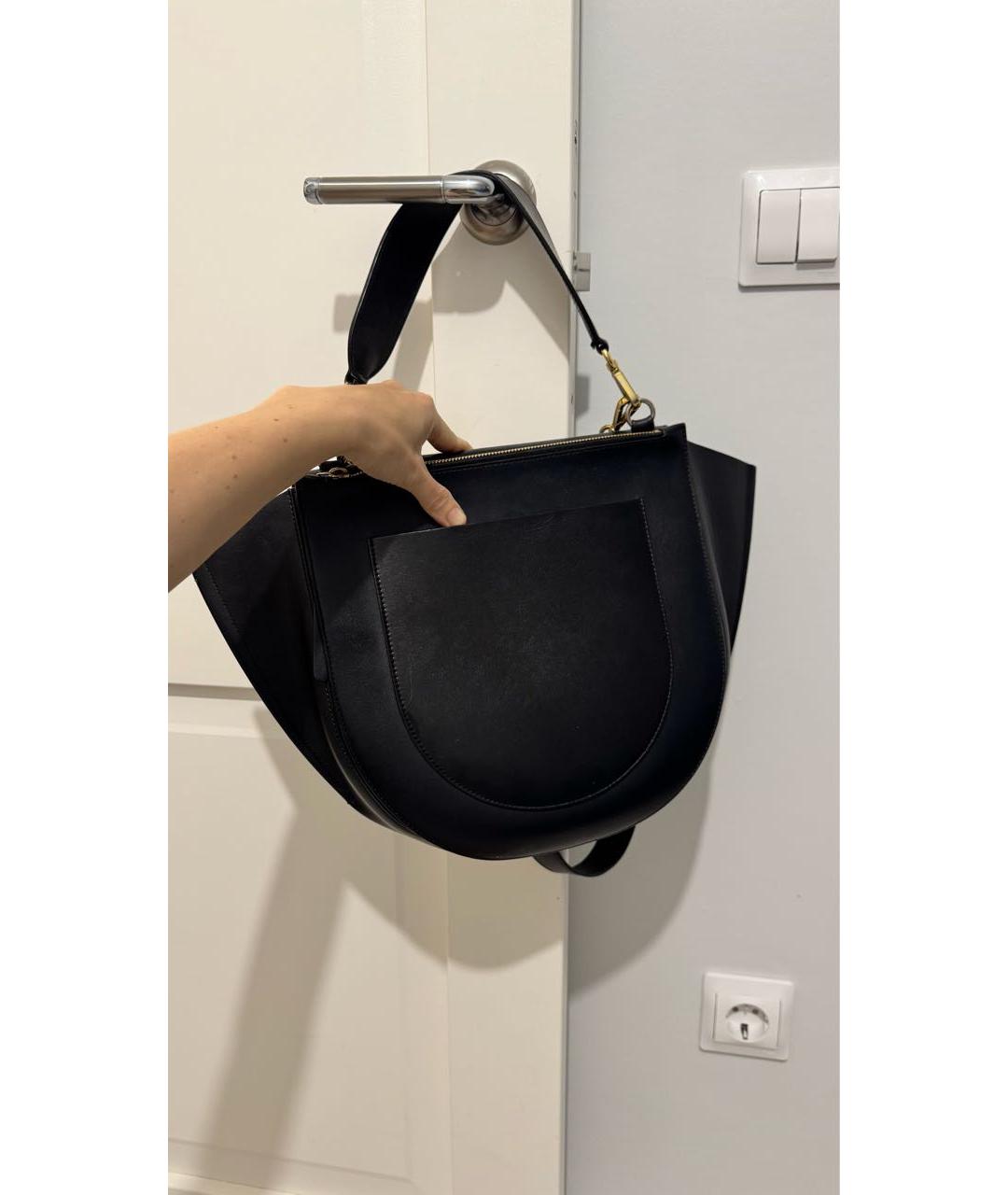 WANDLER Черная кожаная сумка с короткими ручками, фото 7