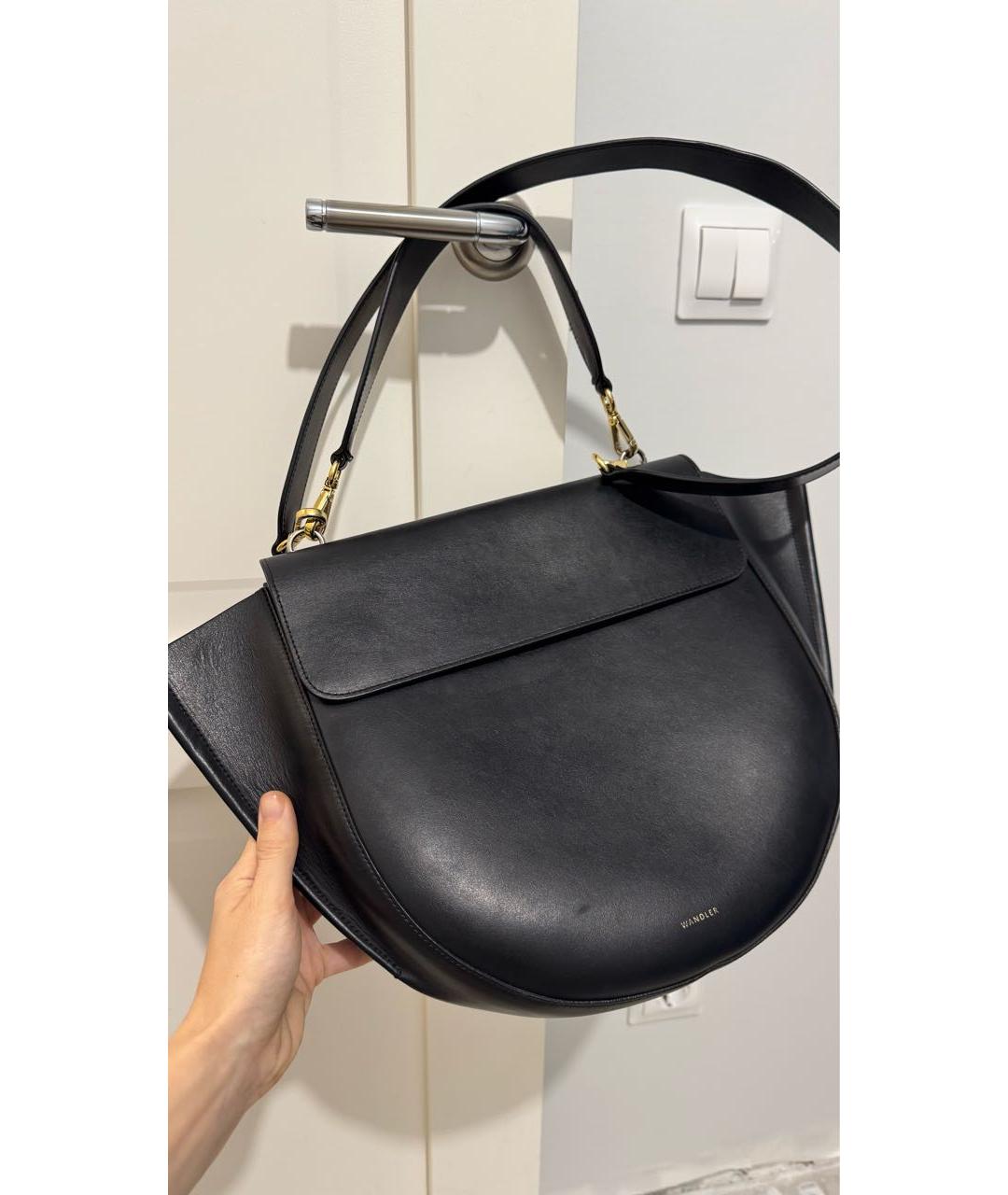 WANDLER Черная кожаная сумка с короткими ручками, фото 2