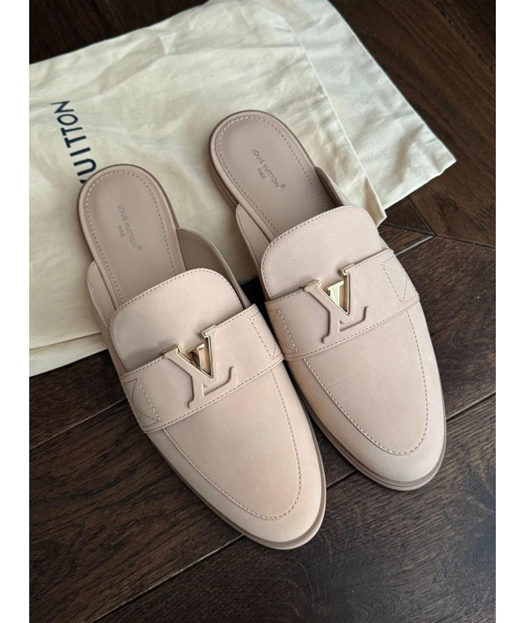 LOUIS VUITTON Бежевые замшевые лоферы, фото 2
