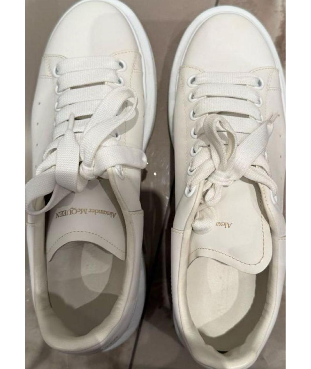 ALEXANDER MCQUEEN Белые кожаные кроссовки, фото 2