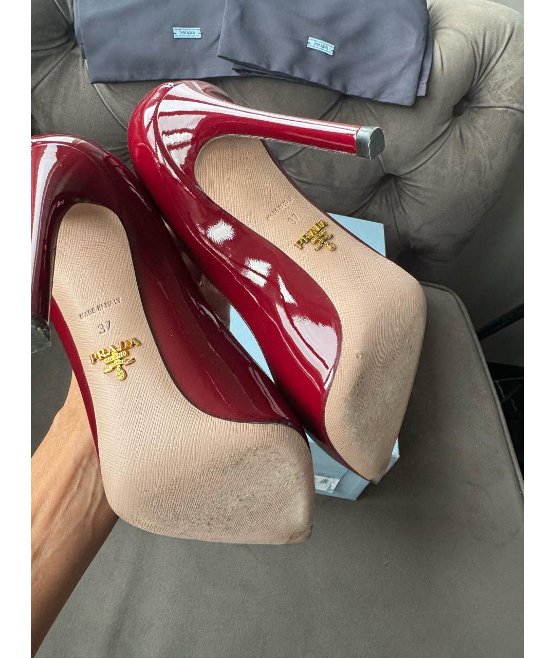 PRADA Бордовые туфли из лакированной кожи, фото 4