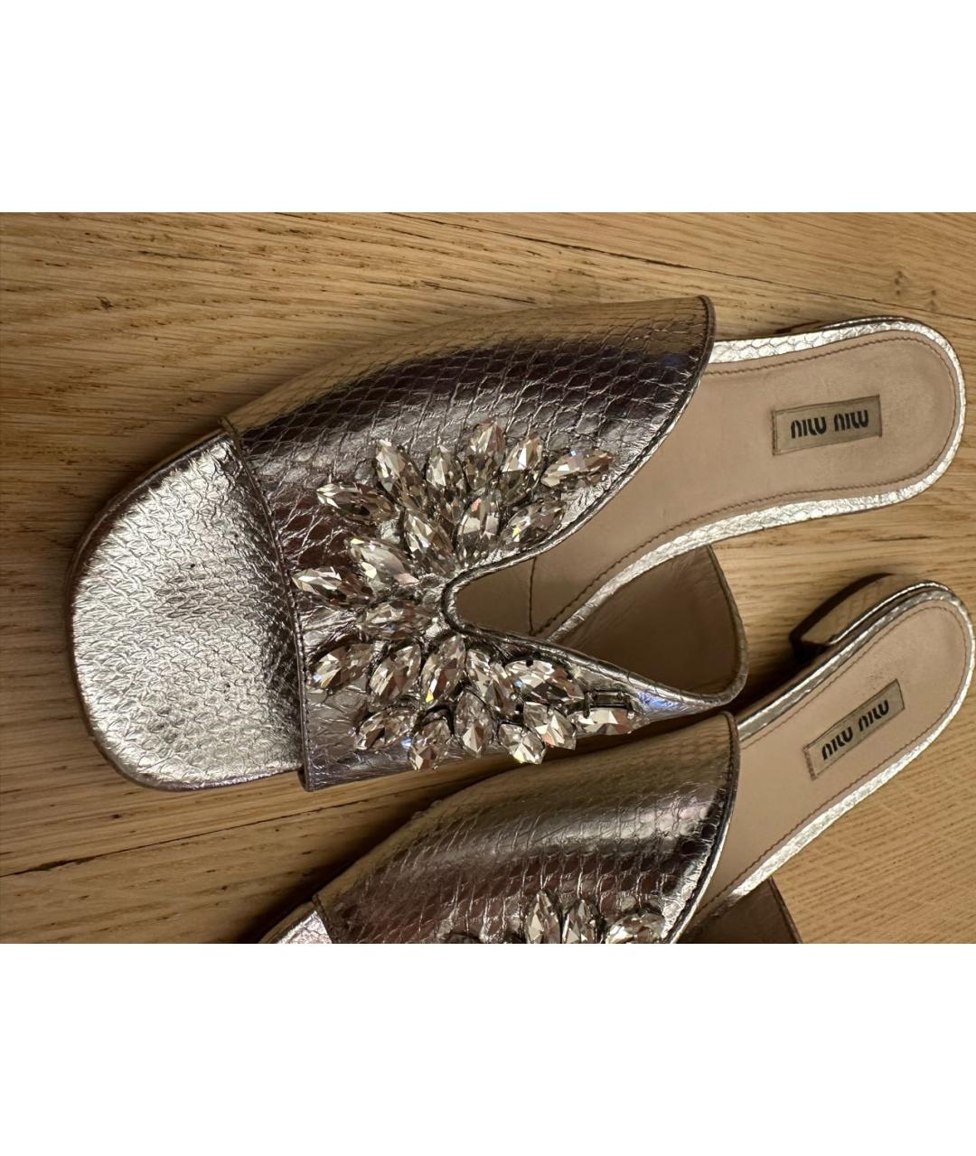 MIU MIU Серебряные кожаные шлепанцы, фото 7