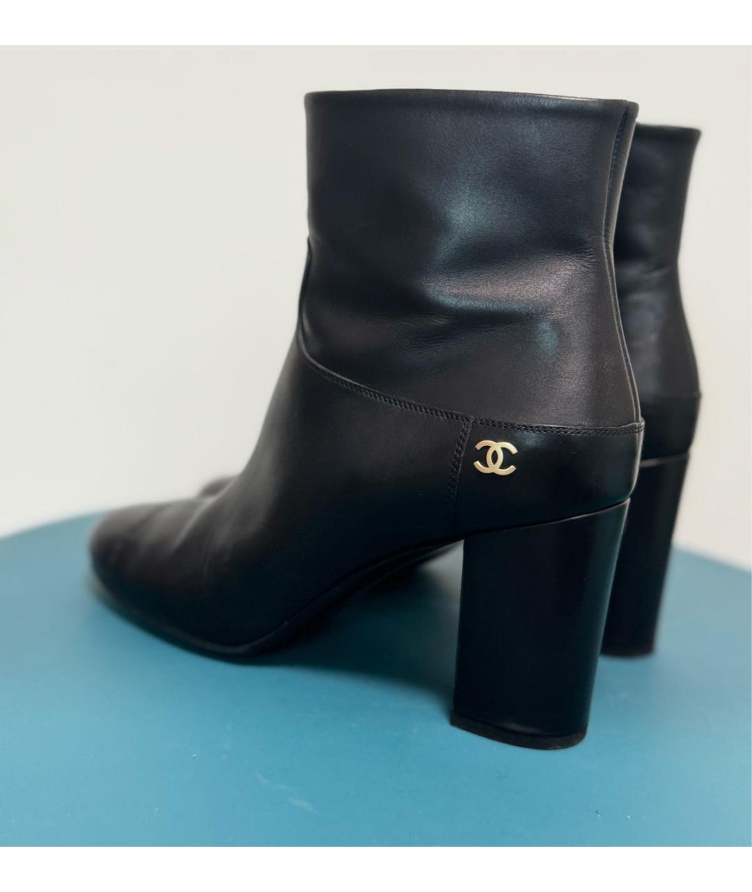 CHANEL Черные кожаные ботильоны, фото 3