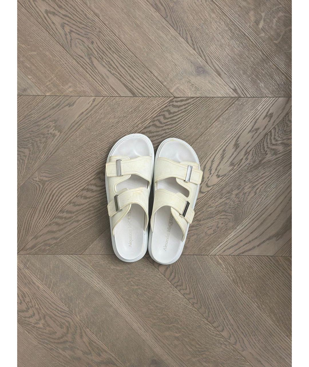 ALEXANDER MCQUEEN Белые кожаные шлепанцы, фото 2