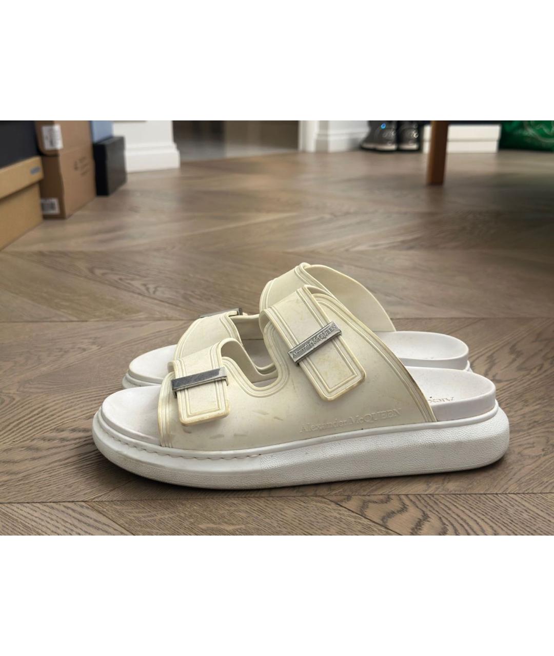 ALEXANDER MCQUEEN Белые кожаные шлепанцы, фото 3