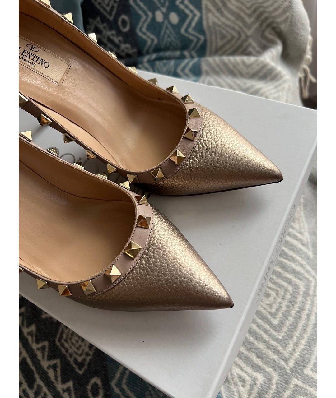 VALENTINO Золотые кожаные туфли, фото 2