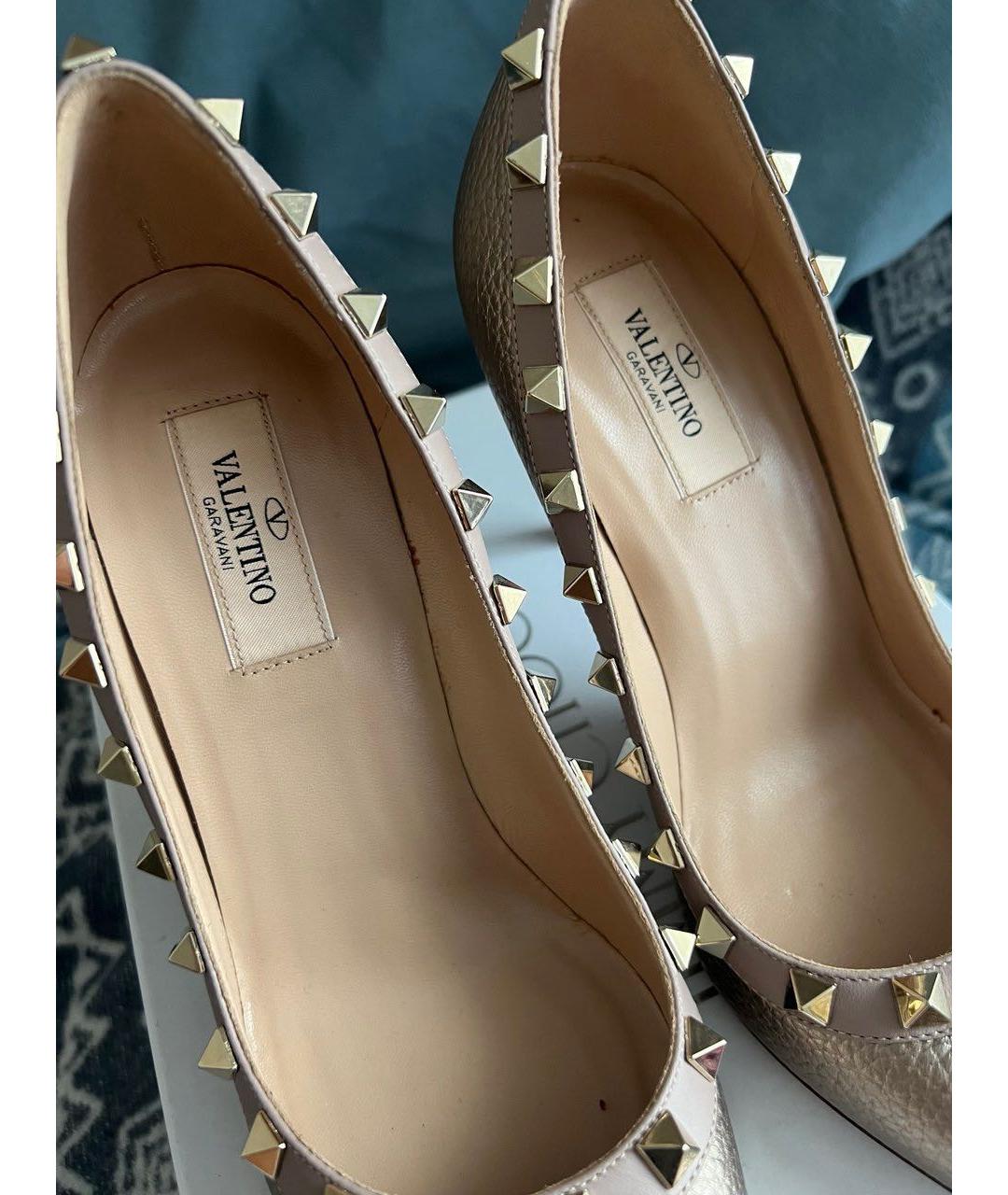 VALENTINO Золотые кожаные туфли, фото 3