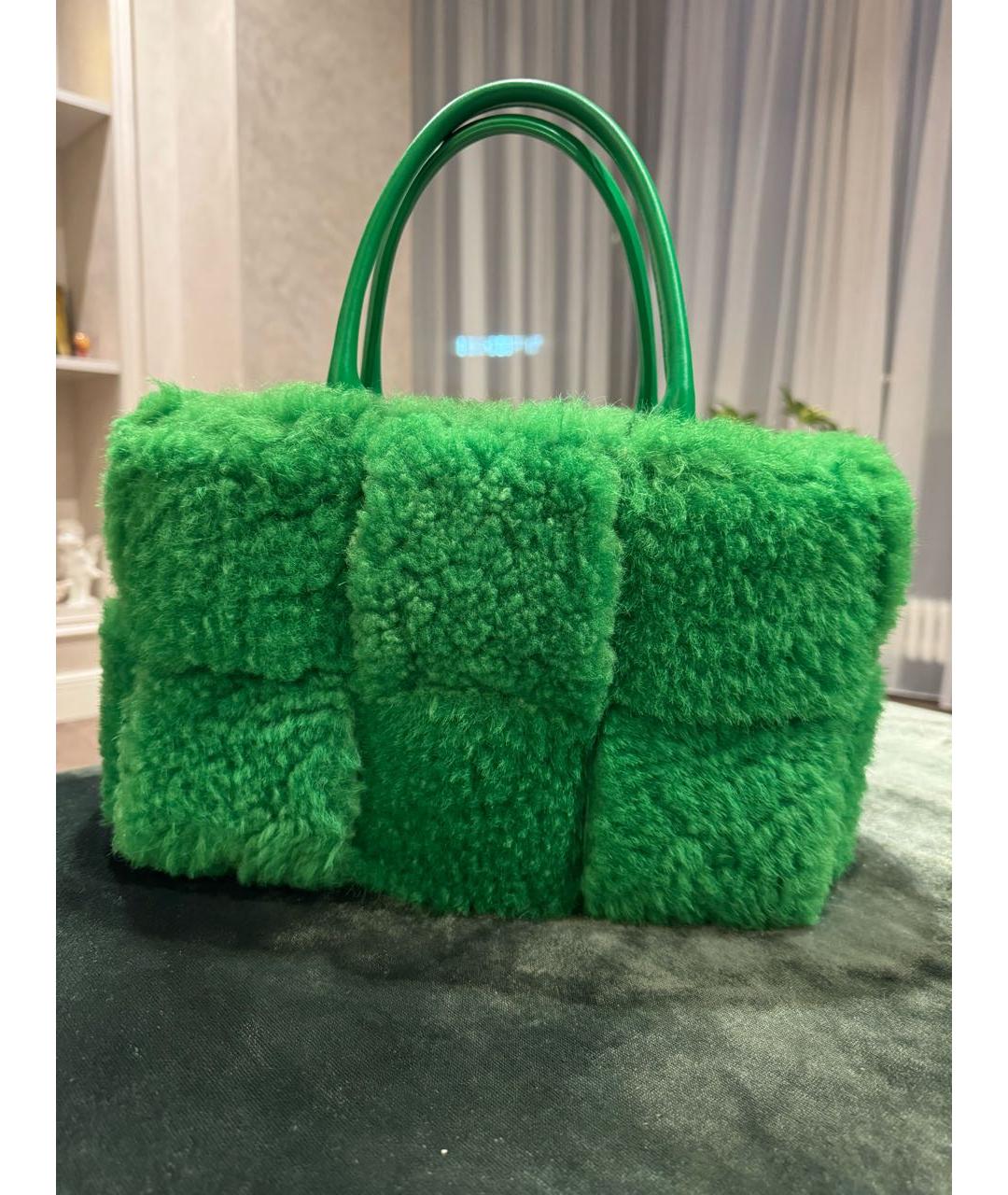 BOTTEGA VENETA Зеленая меховая сумка тоут, фото 5