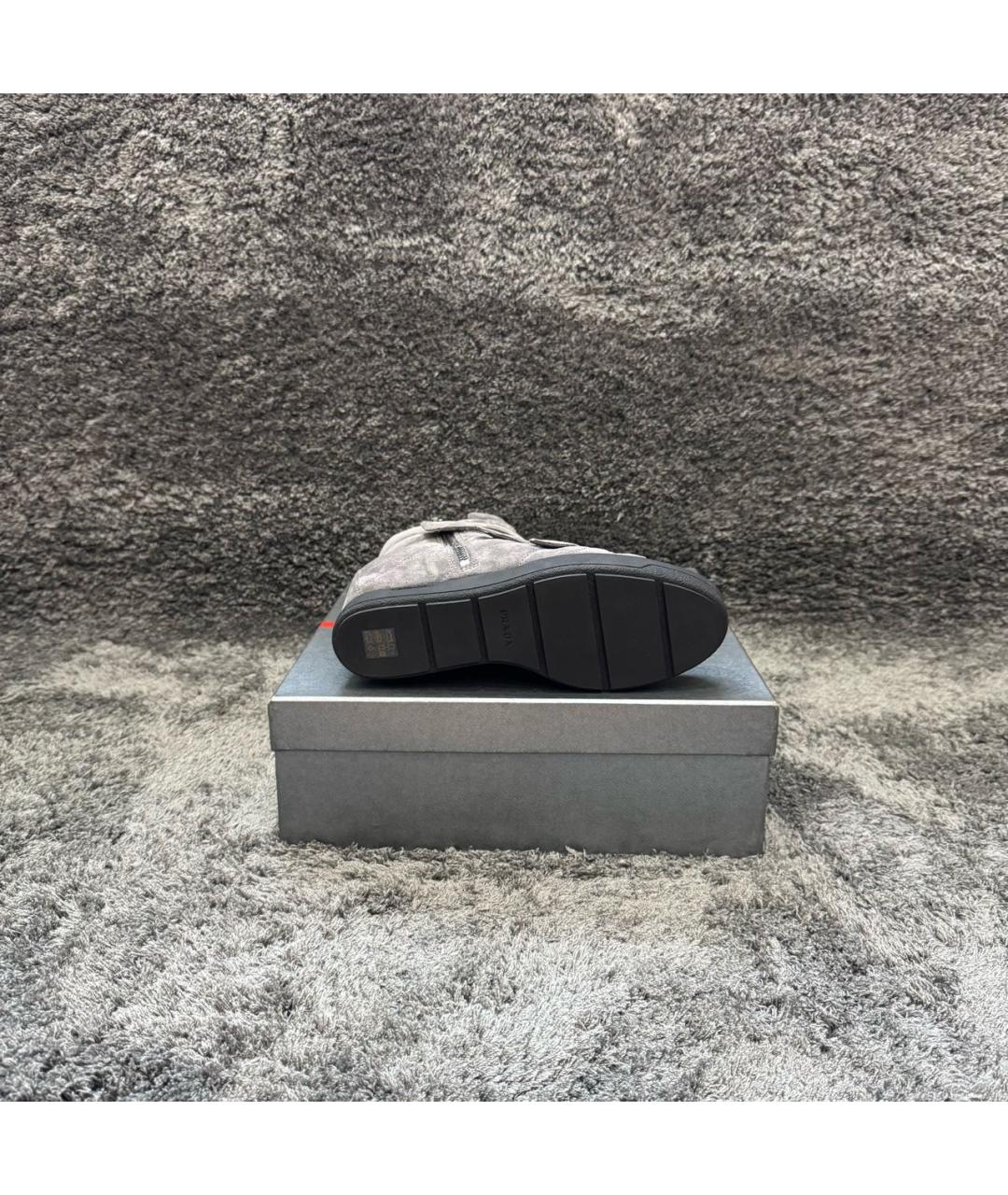 PRADA Серые замшевые кроссовки, фото 5