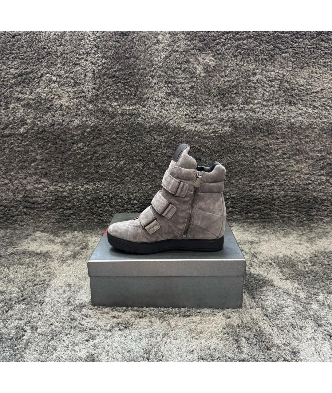 PRADA Серые замшевые кроссовки, фото 3