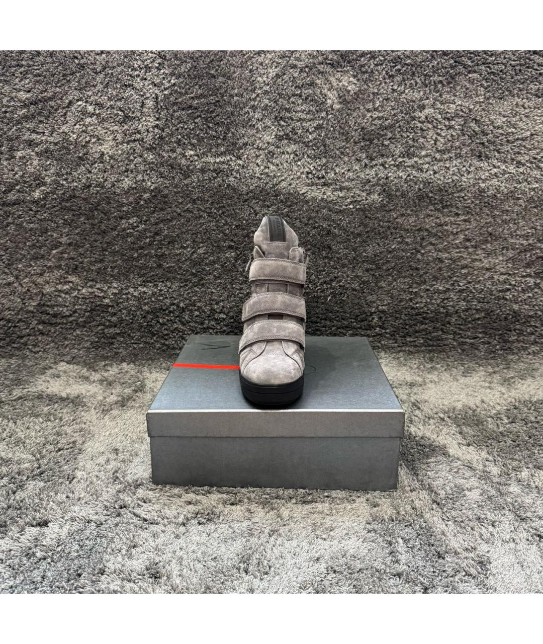 PRADA Серые замшевые кроссовки, фото 2