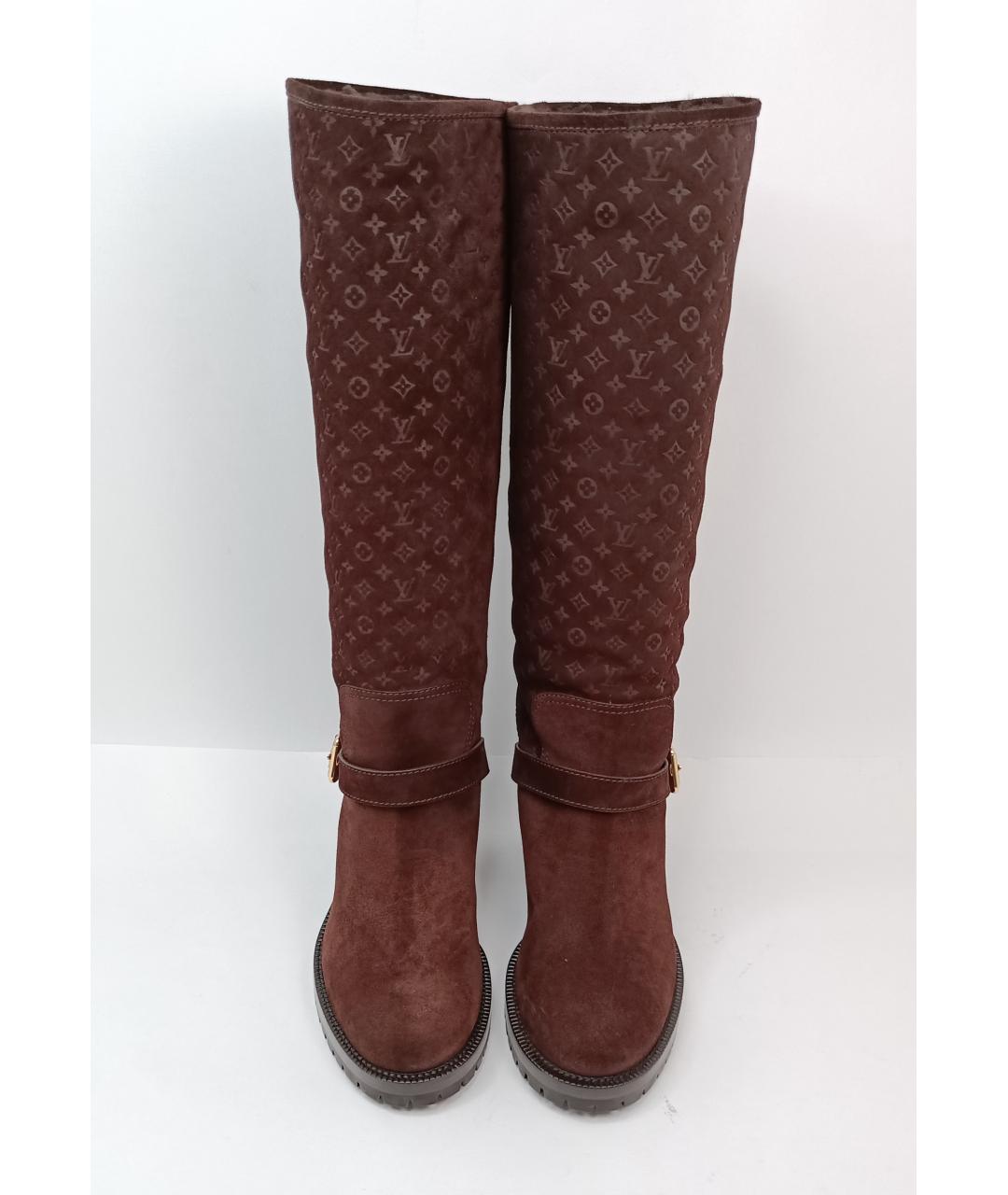 LOUIS VUITTON Коричневые замшевые сапоги, фото 3