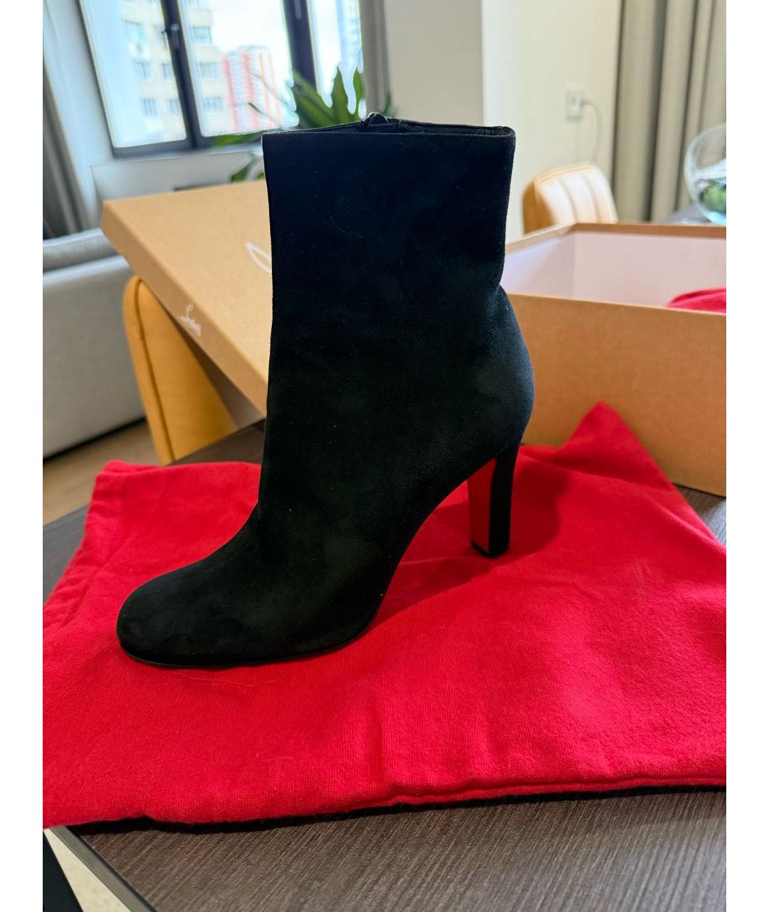 CHRISTIAN LOUBOUTIN Черные замшевые ботильоны, фото 8