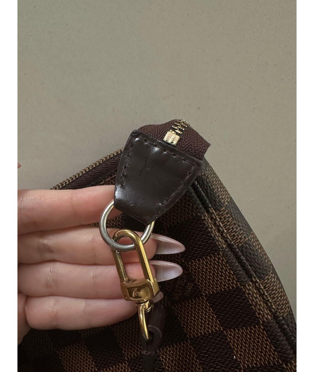 LOUIS VUITTON Коричневая кожаная сумка с короткими ручками, фото 3