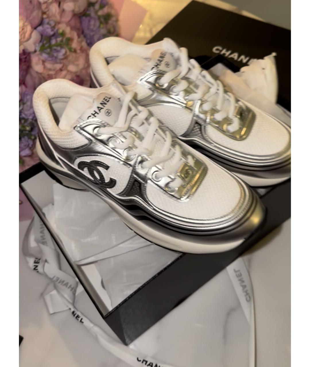 CHANEL Серебряные текстильные кроссовки, фото 2