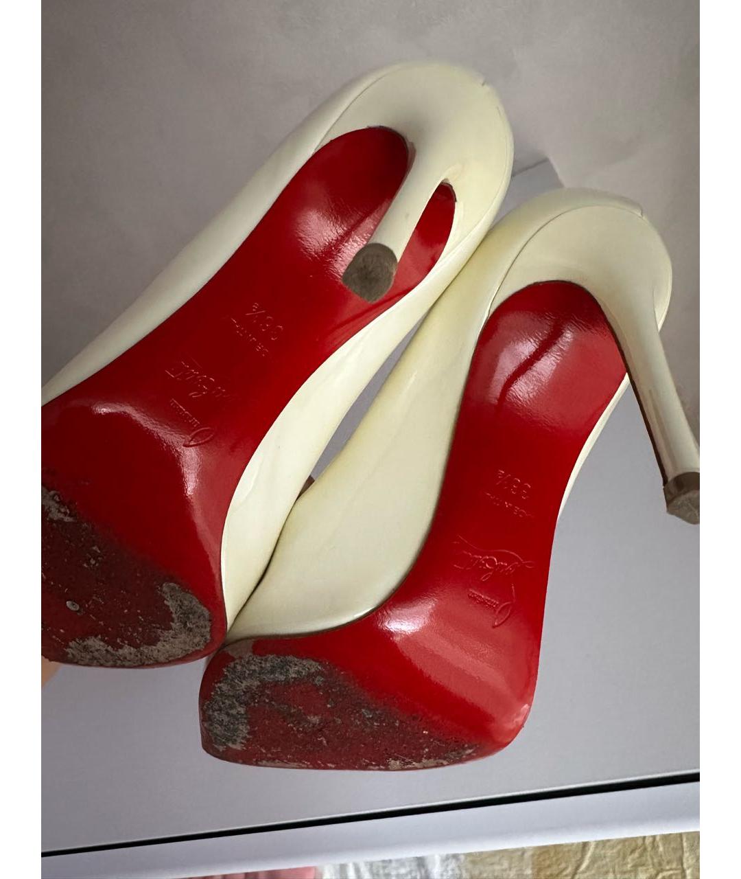 CHRISTIAN LOUBOUTIN Белые туфли из лакированной кожи, фото 3