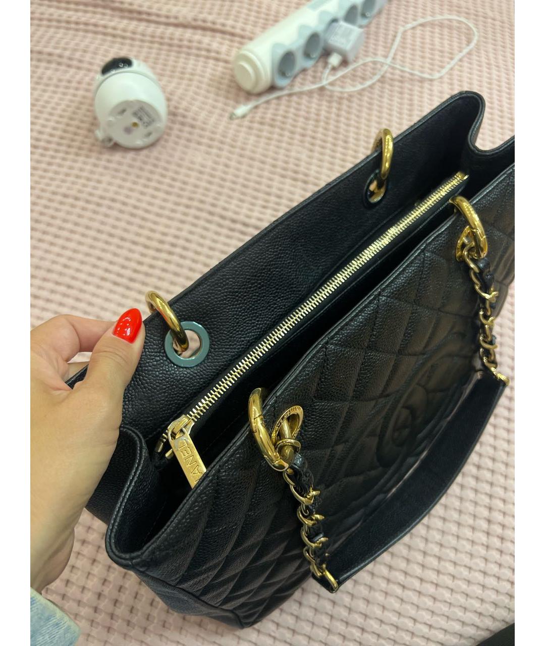 CHANEL Черная кожаная сумка тоут, фото 4