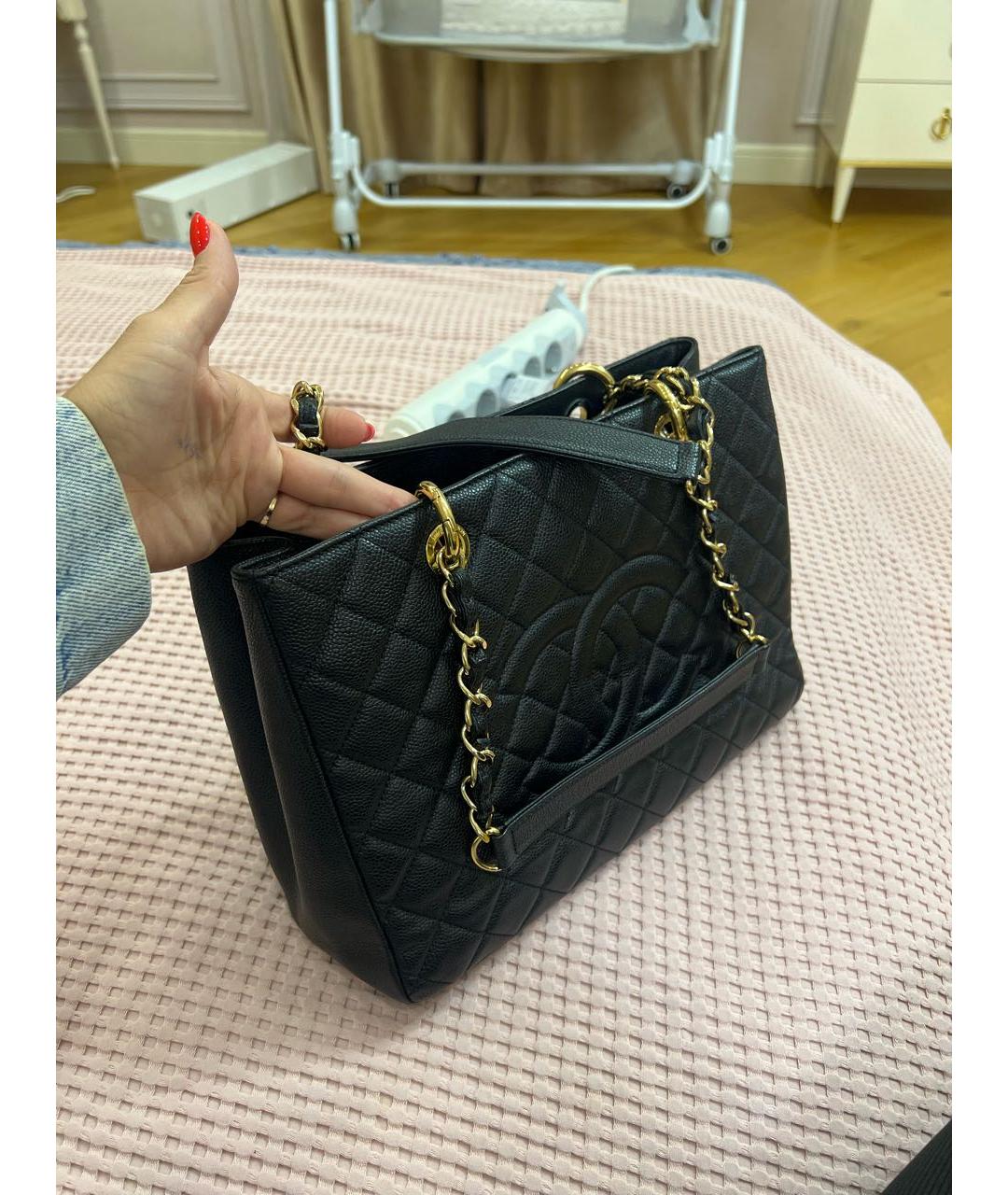 CHANEL Черная кожаная сумка тоут, фото 2