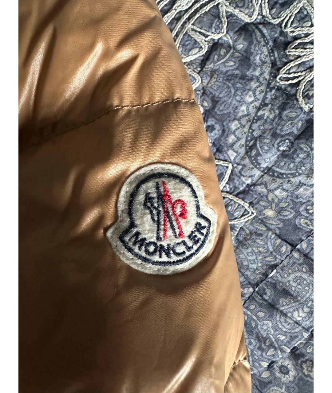 MONCLER Горчичный полиамидовый пуховик, фото 4