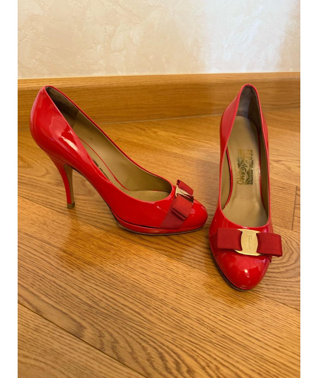 FERRAGAMO Красные туфли из лакированной кожи, фото 7