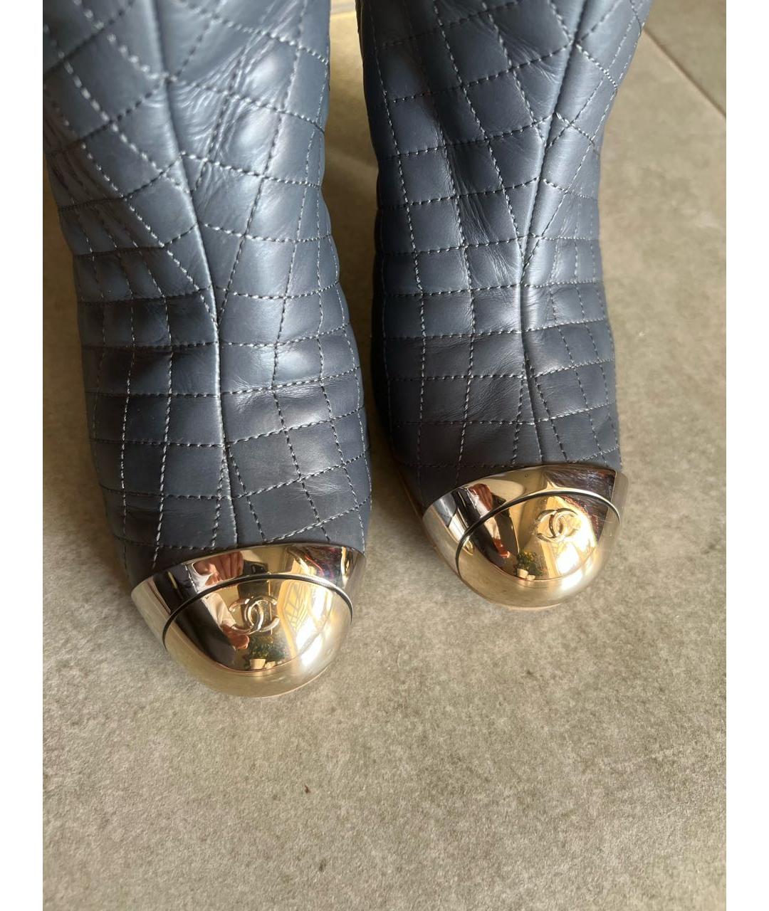CHANEL Серые кожаные сапоги, фото 6
