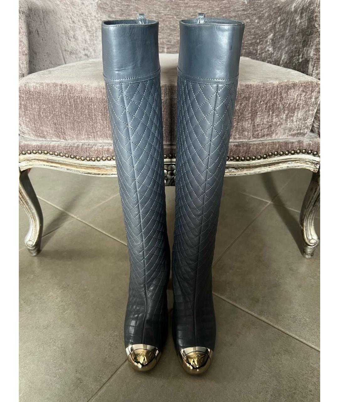 CHANEL Серые кожаные сапоги, фото 2