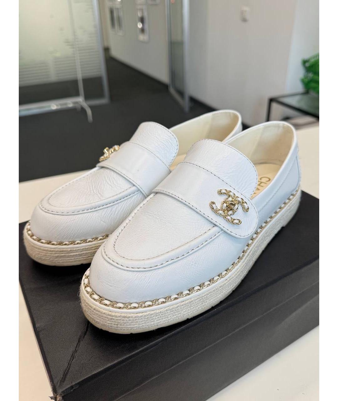 CHANEL Белые кожаные лоферы, фото 5