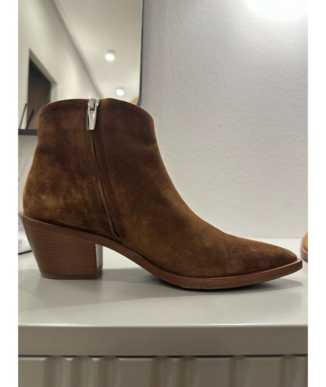 GIANVITO ROSSI Коричневые замшевые ботильоны, фото 2