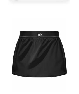 ALO YOGA Спортивные брюки и шорты