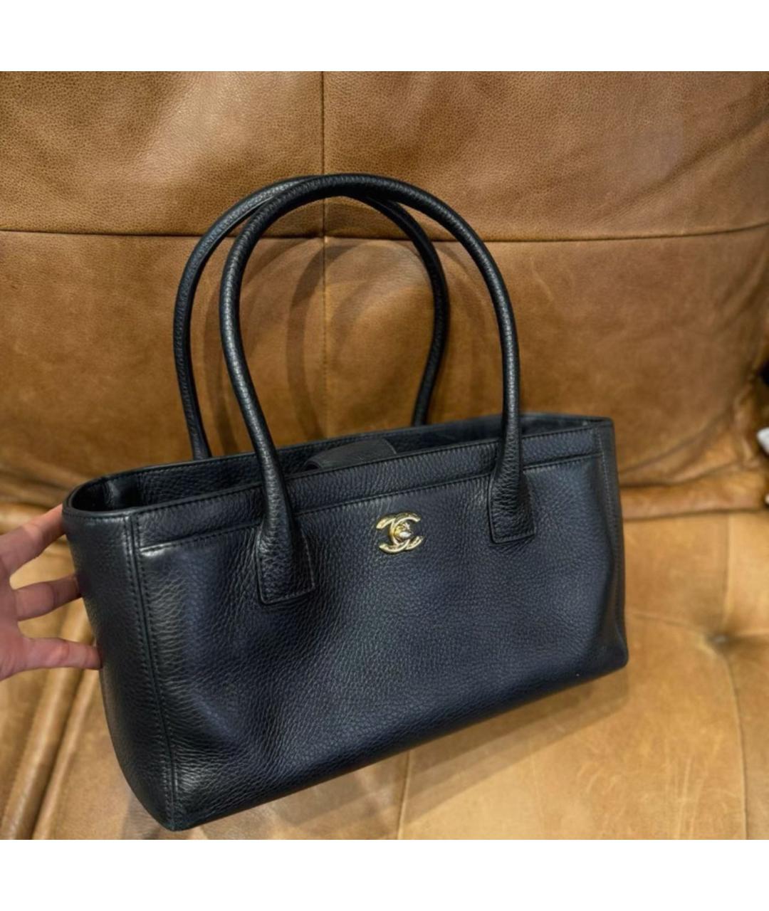 CHANEL Черная кожаная сумка тоут, фото 9