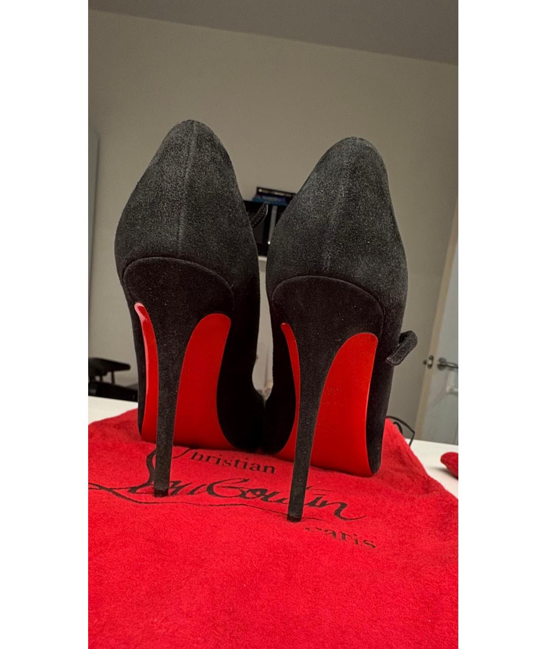 CHRISTIAN LOUBOUTIN Черные замшевые туфли, фото 4