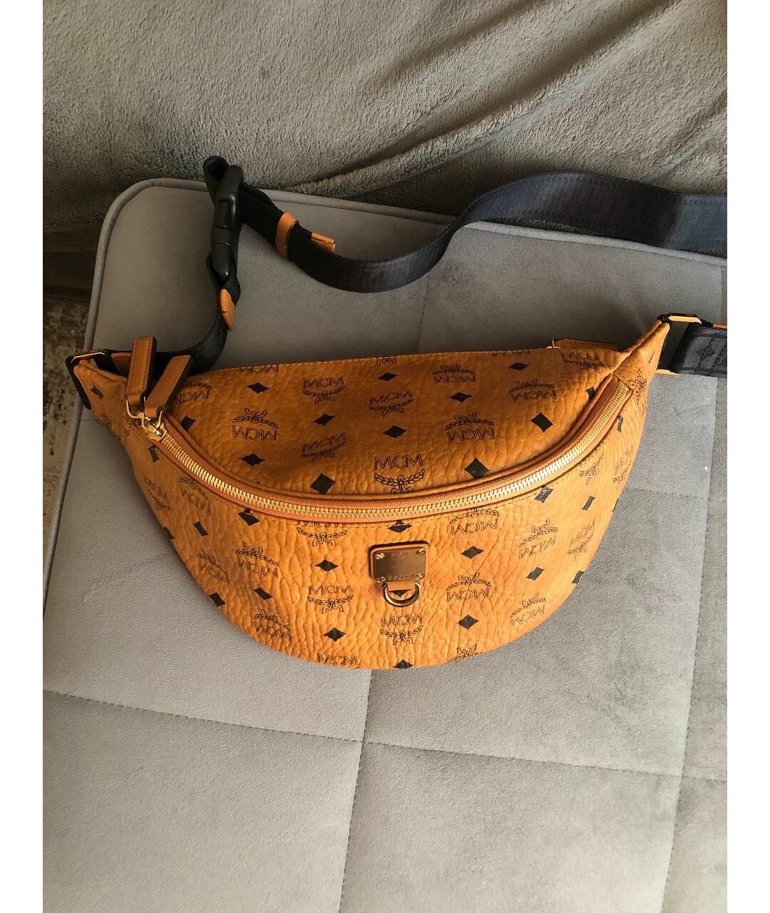 MCM Оранжевая кожаная поясная сумка, фото 6
