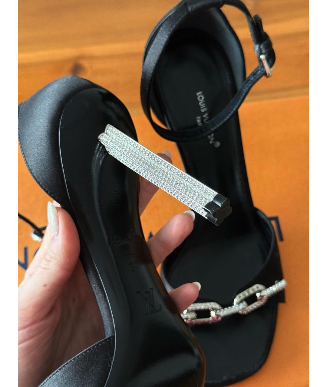 LOUIS VUITTON Черные босоножки, фото 5