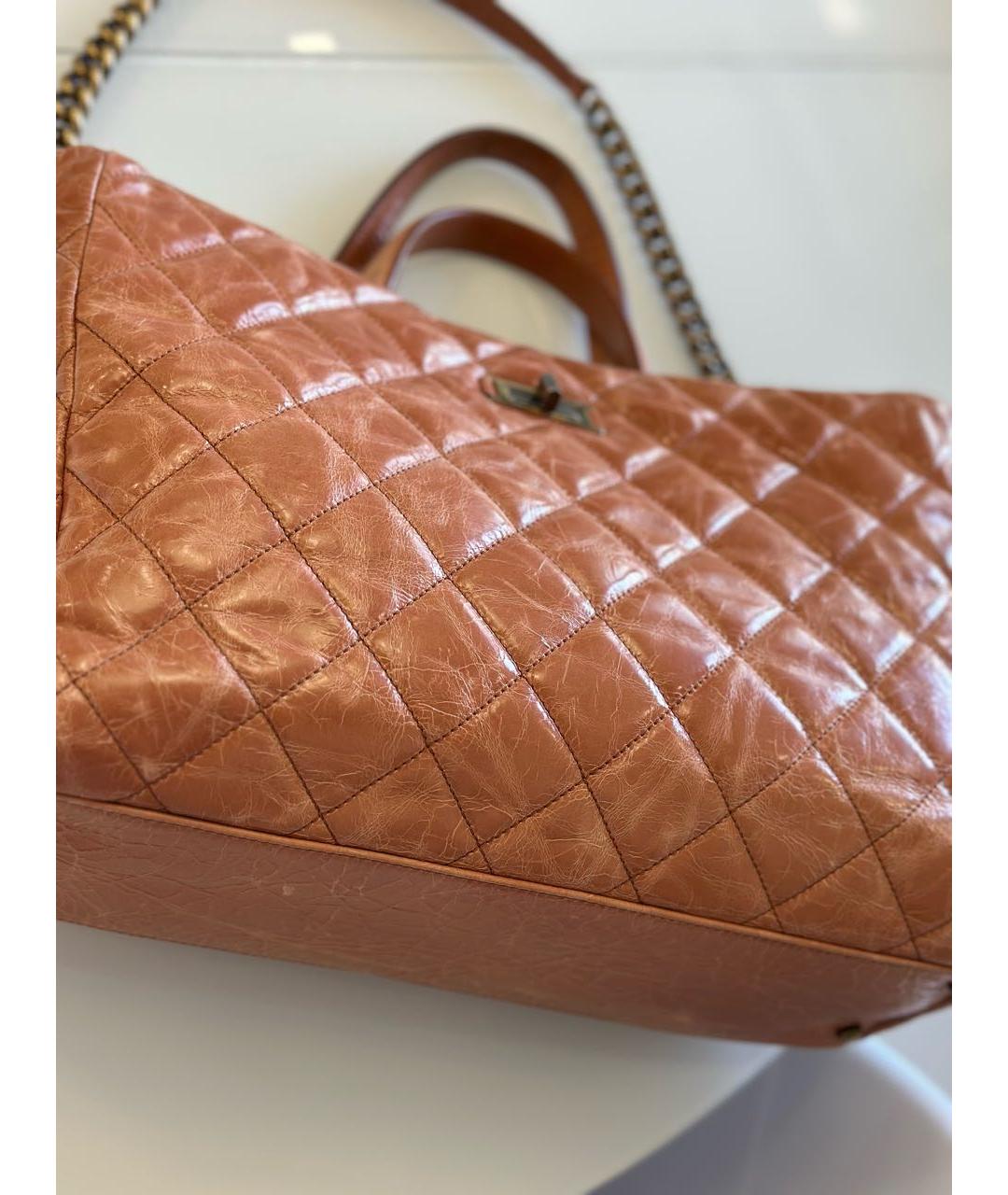 CHANEL Оранжевая кожаная сумка с короткими ручками, фото 3