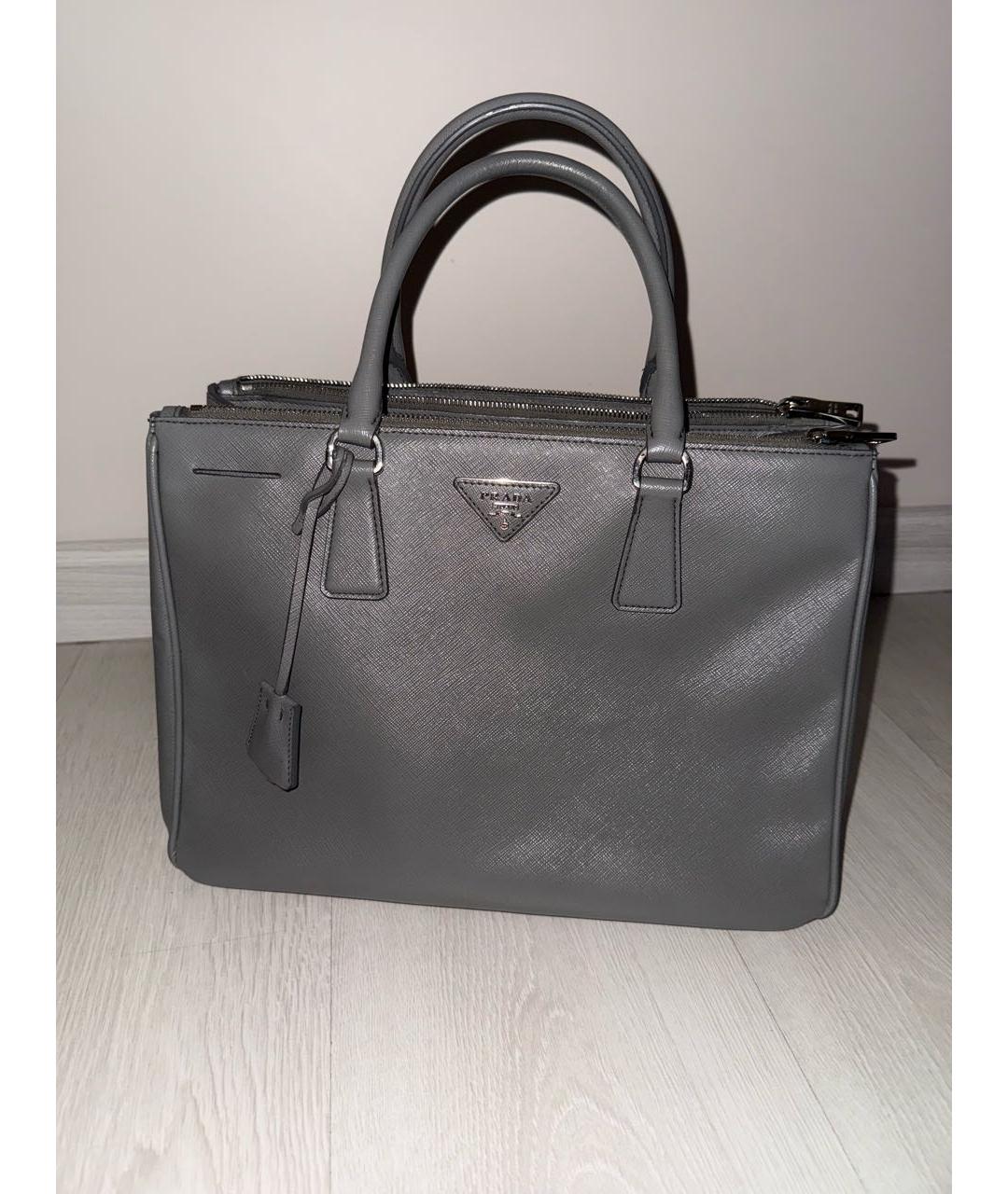 PRADA Серая кожаная сумка через плечо, фото 2