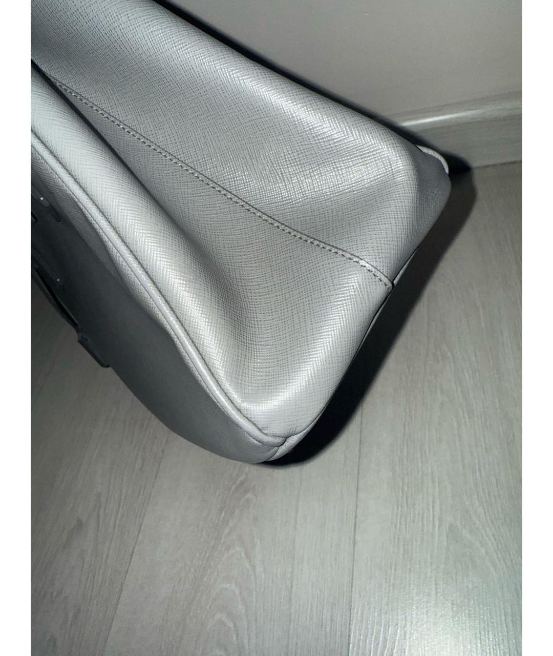 PRADA Серая кожаная сумка через плечо, фото 3