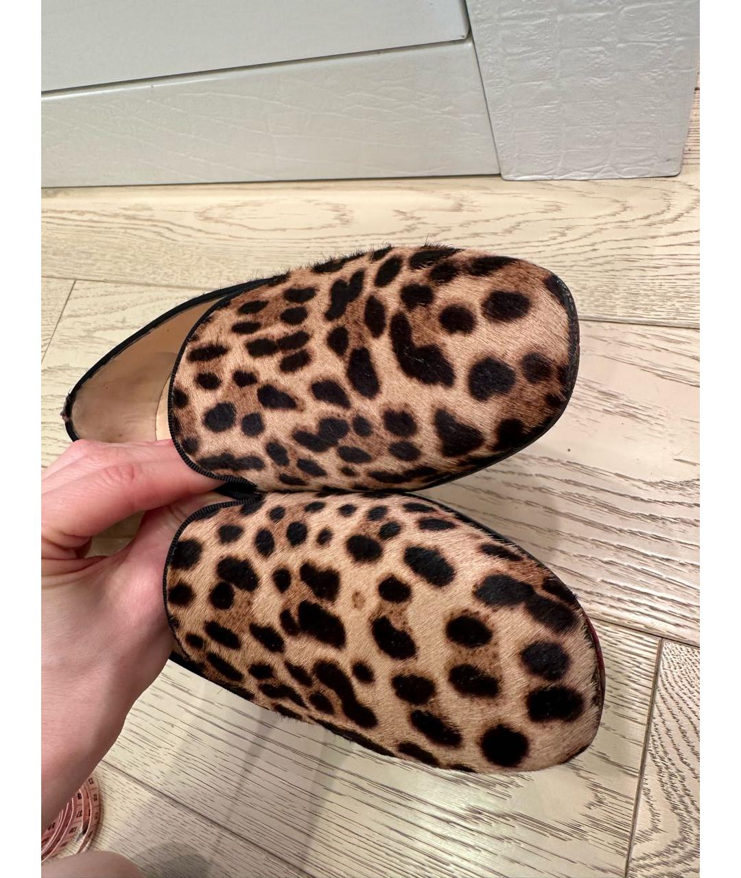 CHRISTIAN LOUBOUTIN Коричневые лоферы из экзотической кожи, фото 5