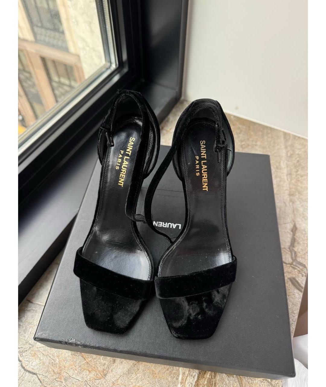 SAINT LAURENT Черные бархатные босоножки, фото 3